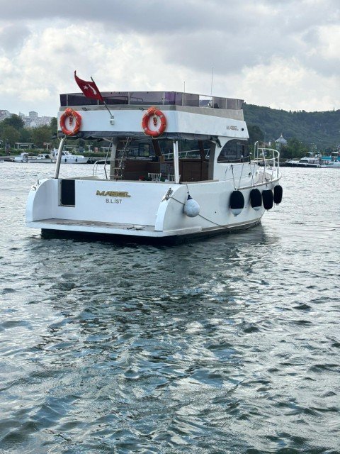 Mabel - yat silhouette