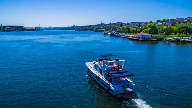 Pera - şehir ve yat